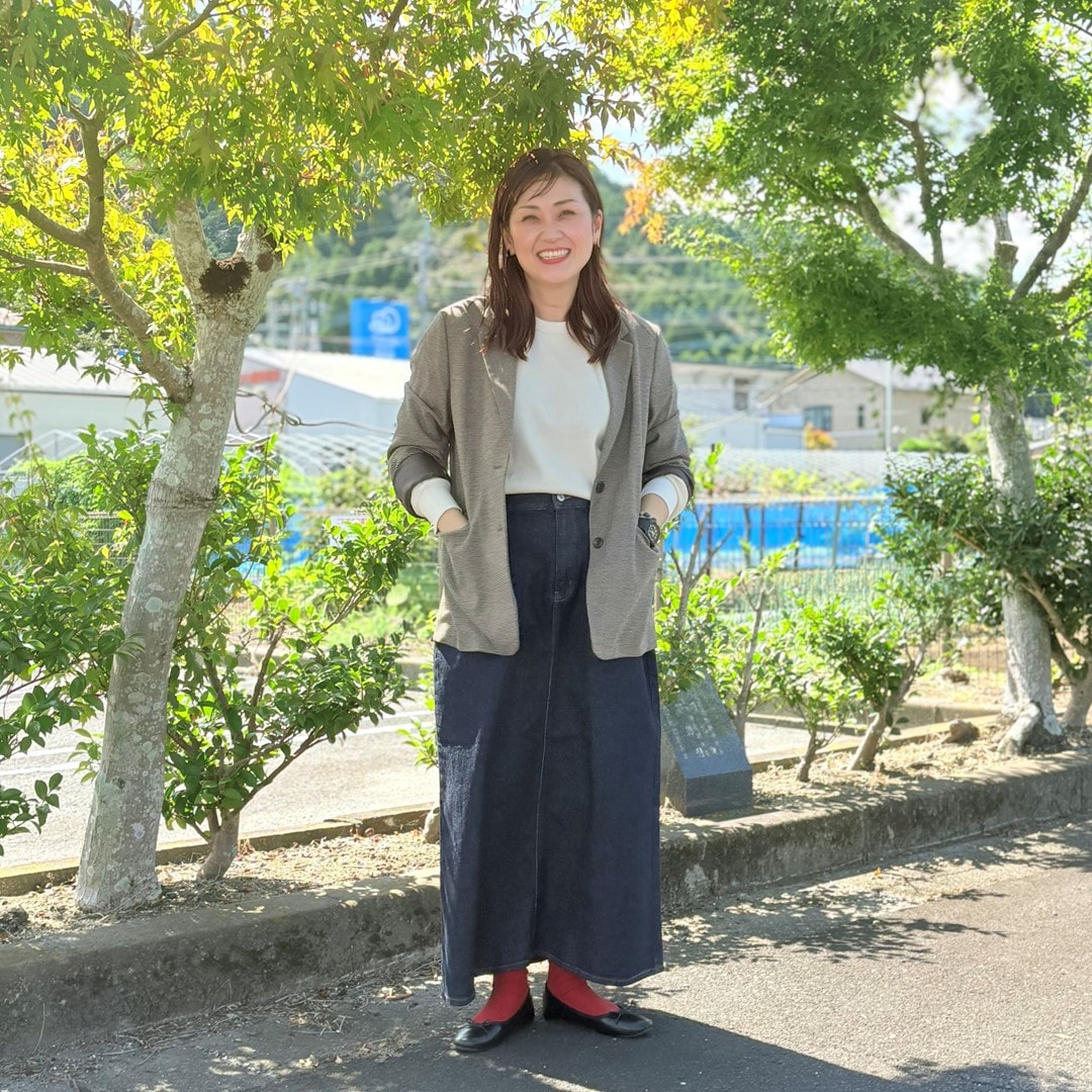 起毛テーラードジャケットを着用したスタッフの写真です。