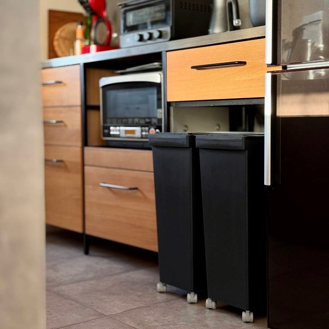 再生ポリプロピレン入りフタが選べるダストボックスの写真です。