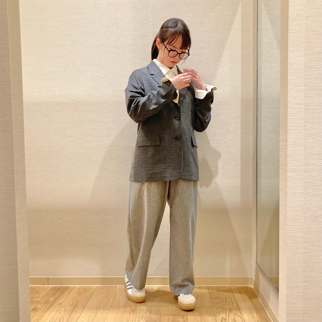 婦人スタッフスナップ