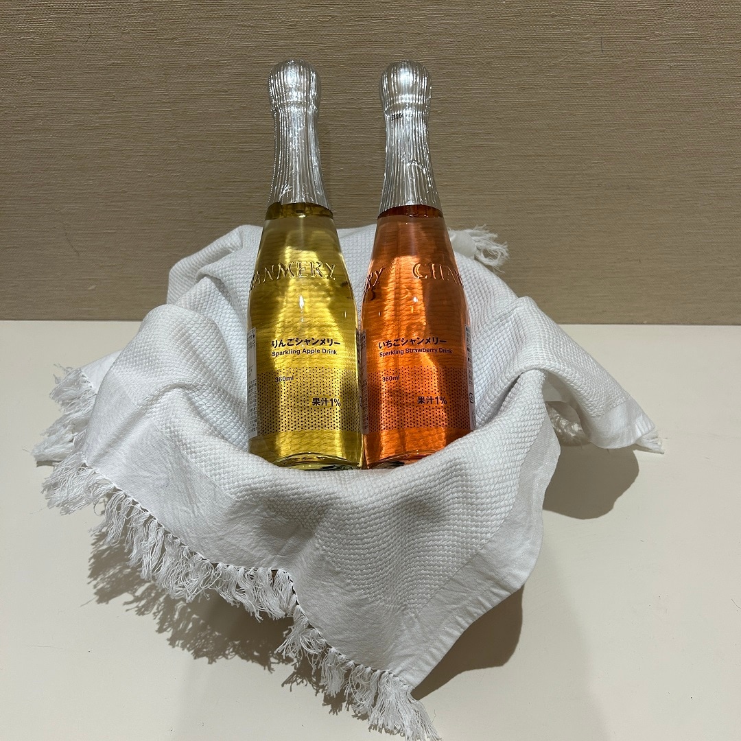 シャンメリーりんごといちご