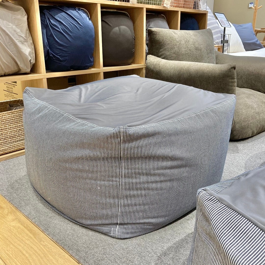 体にフィットするソファ