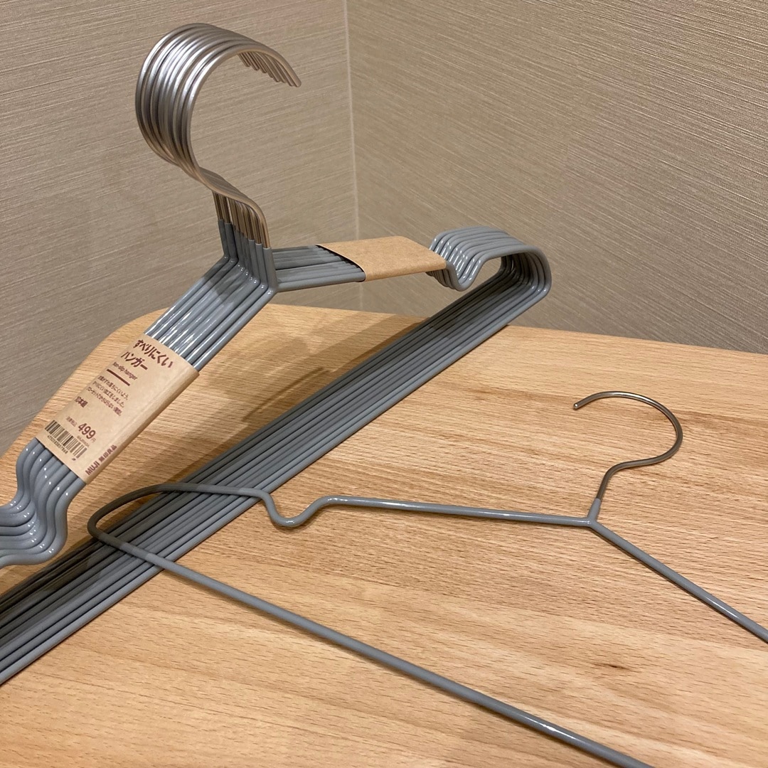 滑りにくいハンガー