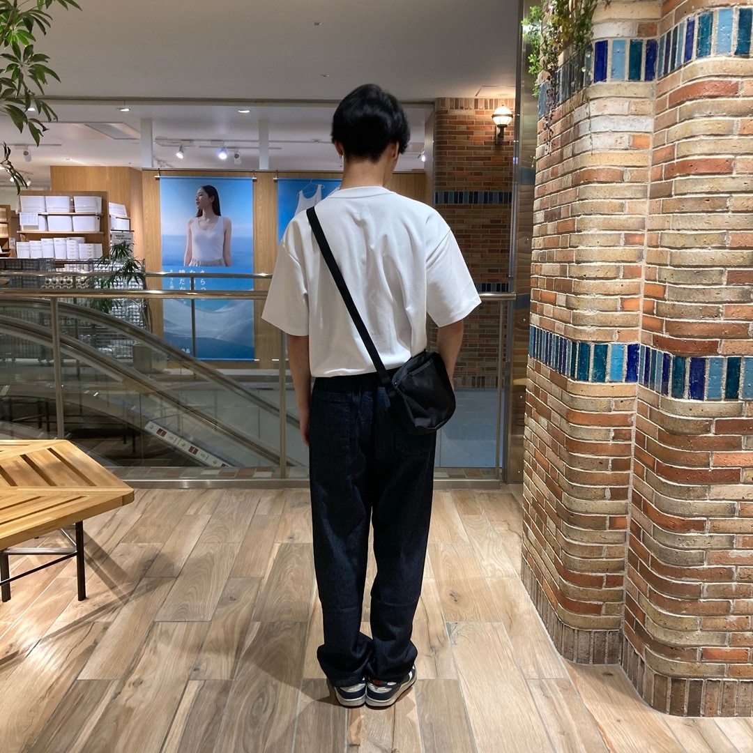 涼感ＵＶカットワイド半袖Ｔシャツを着用している写真