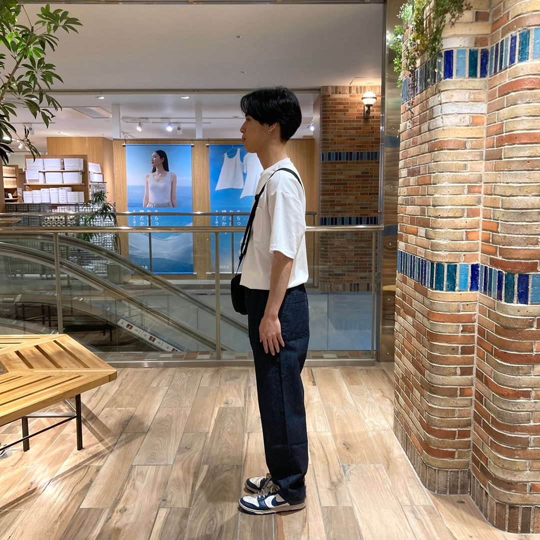涼感ＵＶカットワイド半袖Ｔシャツを着用している写真