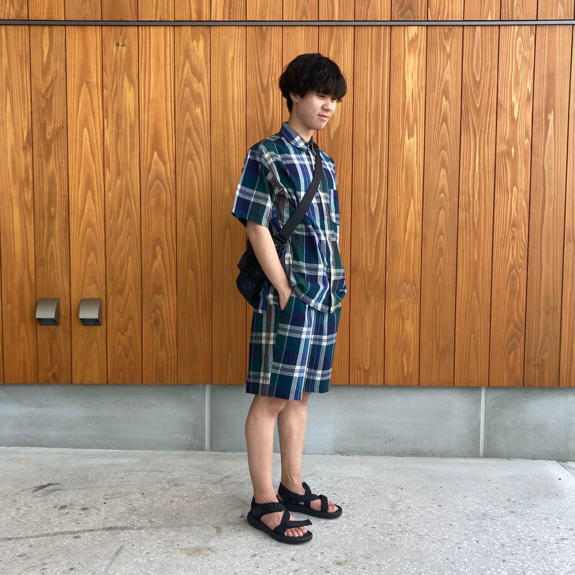 つ