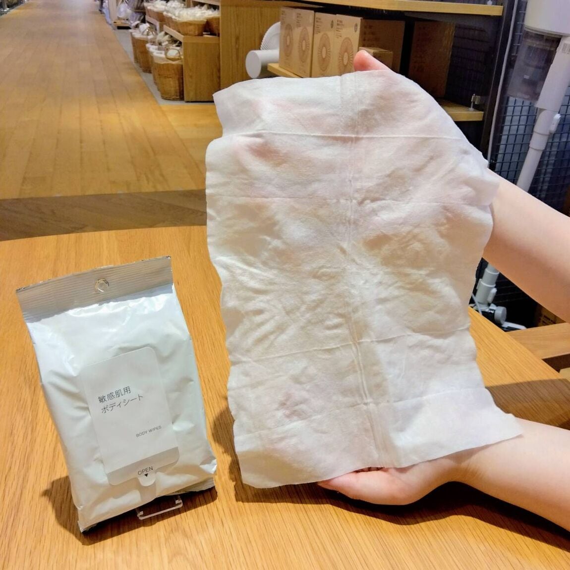 【イオンタウン浜松新橋】お出かけに、あると便利なシートケアアイテム_9SVP6e