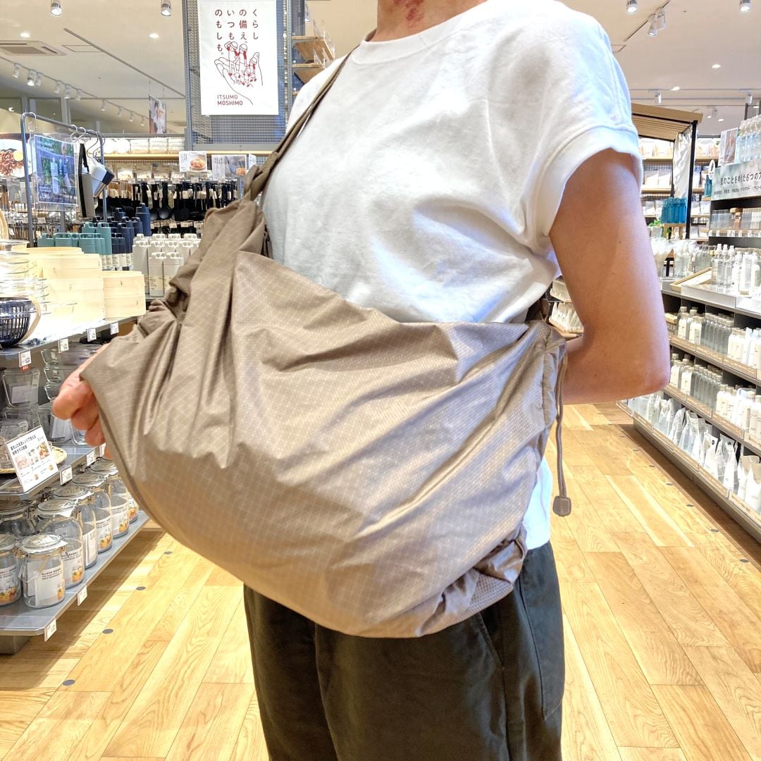 【イオンタウン松阪船江】レジャーに日常に　軽くて収納力のあるバッグ　_v3l3Fu