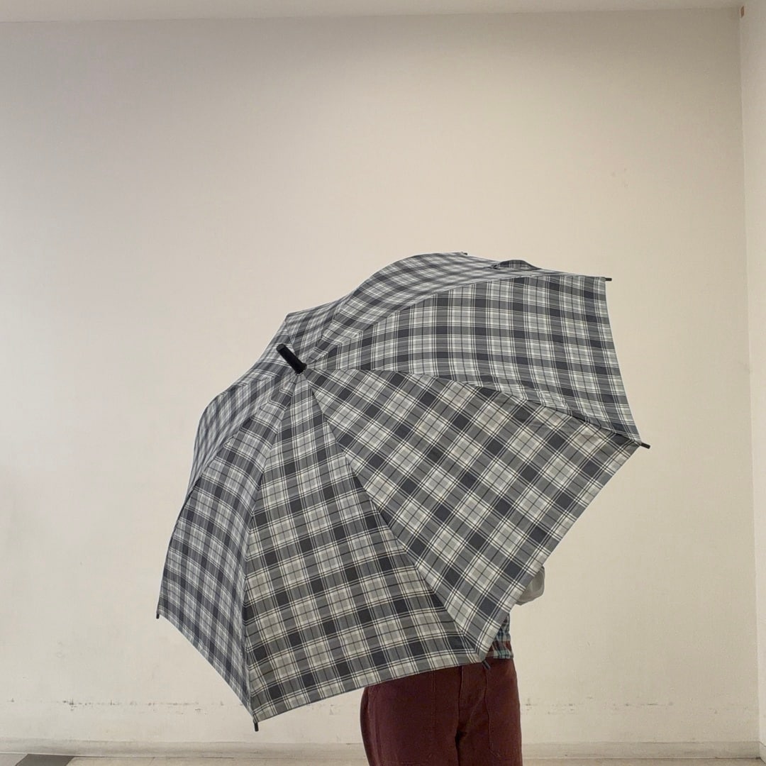 【本厚木ミロード】傘にも秋らしさを。_Ypv91X