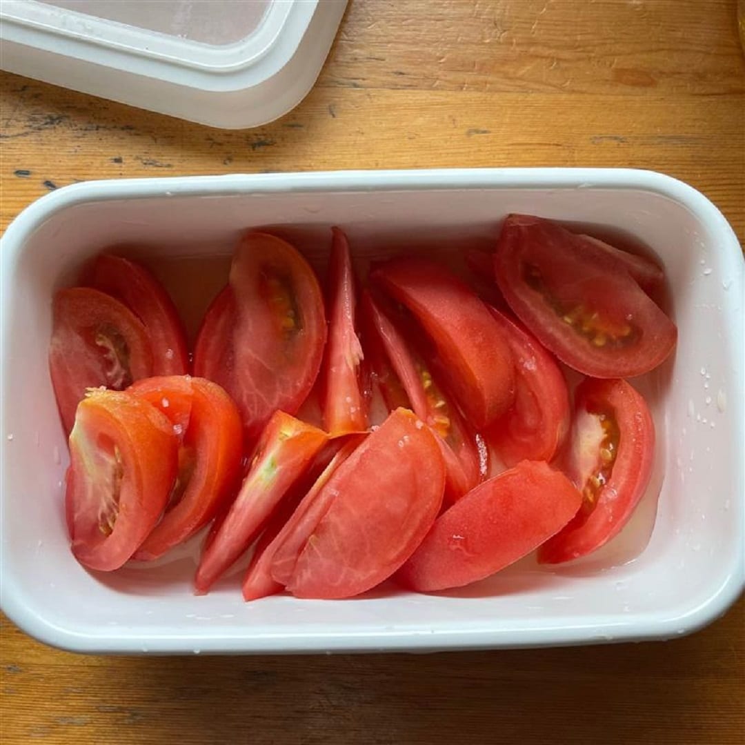 トマトと保存容器