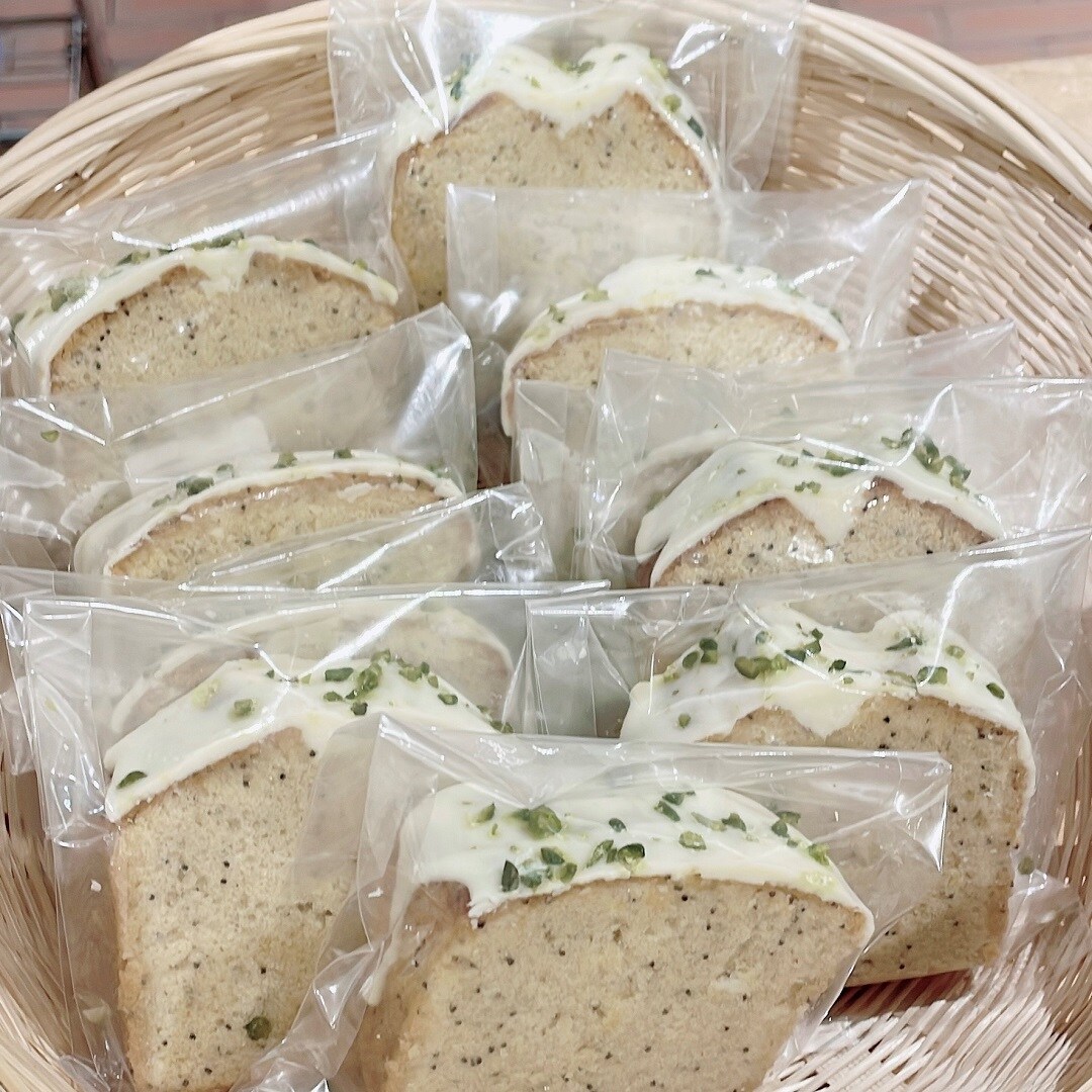 新レモンのポピーシードケーキ