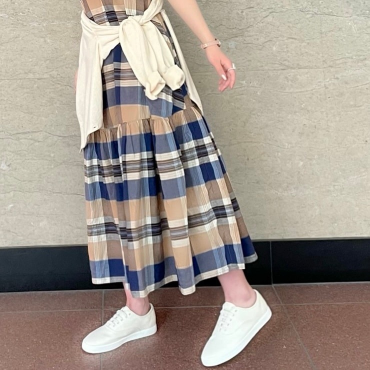23