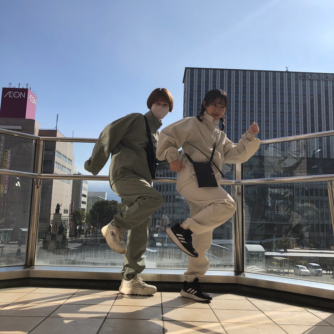 ジャケット着用しているスタッフ