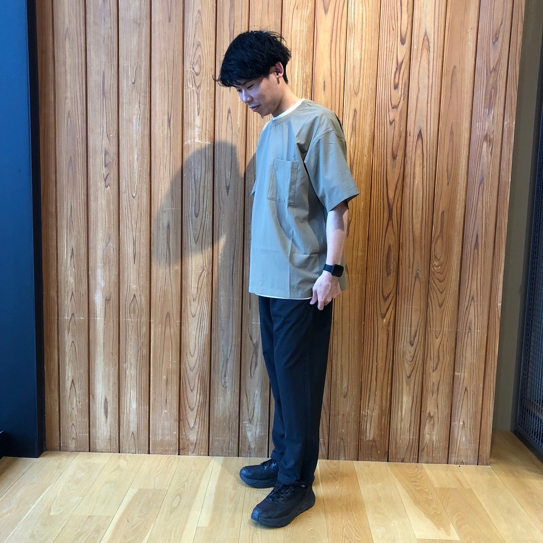 紳士風を通すTシャツカーキ②