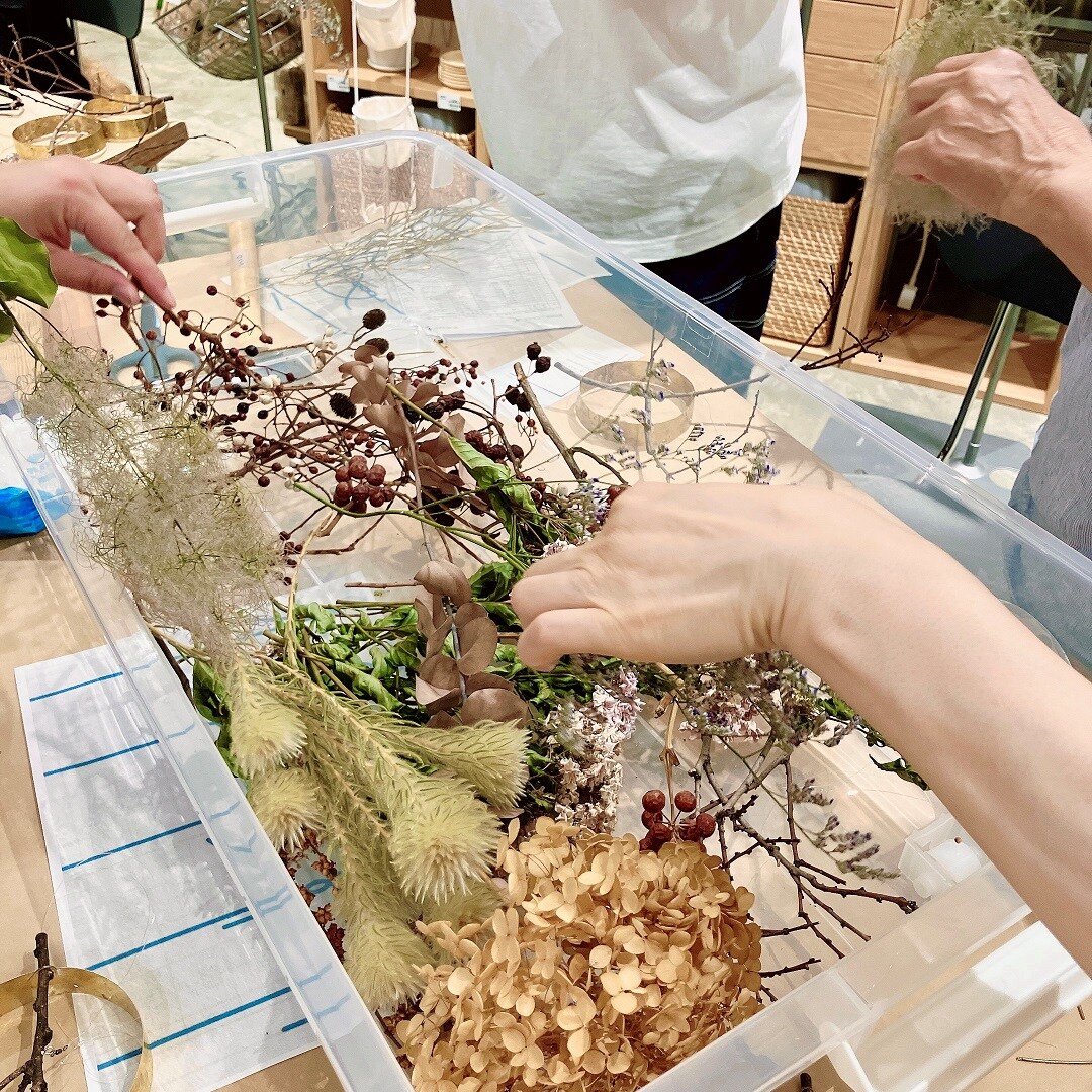 真鍮と植物の枝モビールづくり