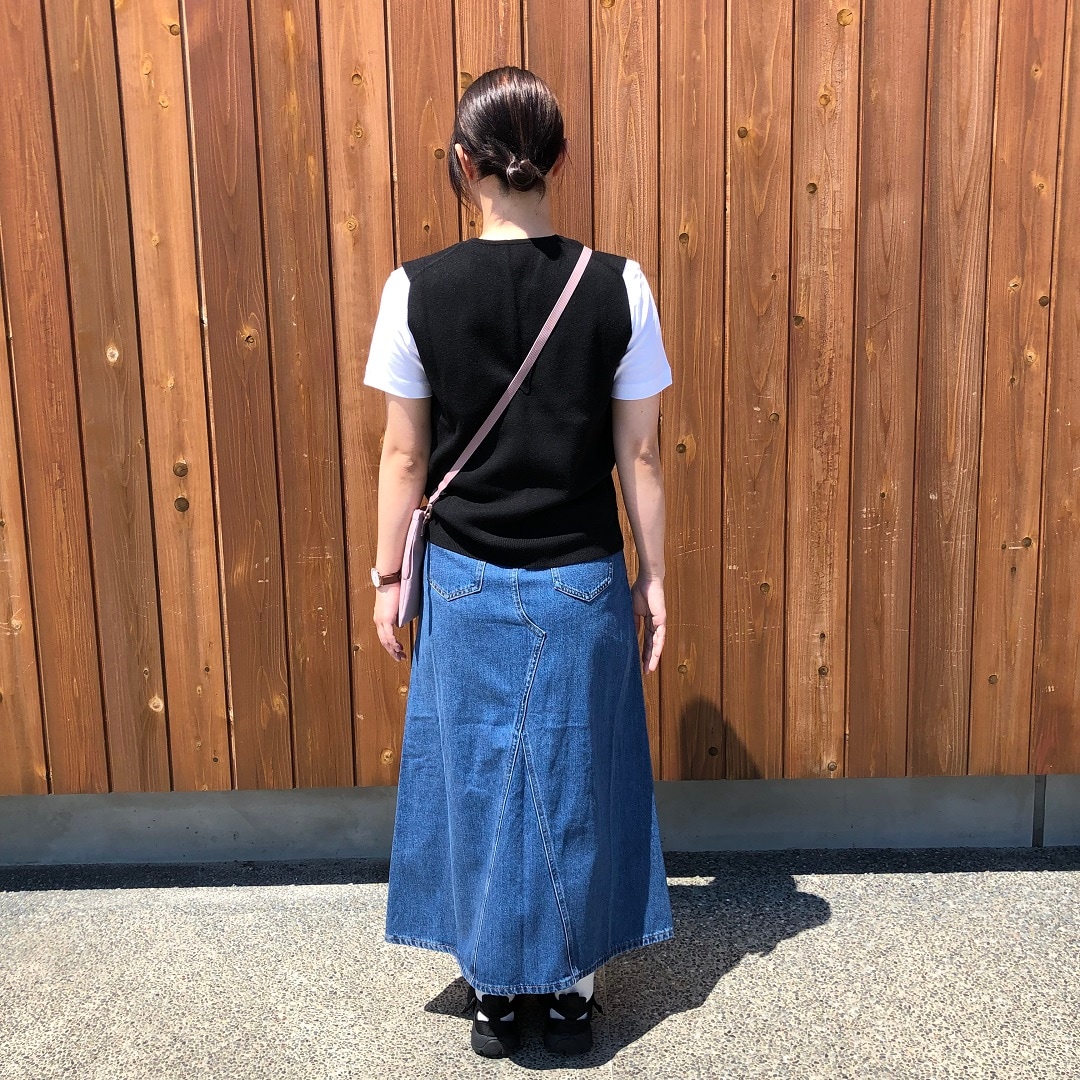 ベスト後ろ向き
