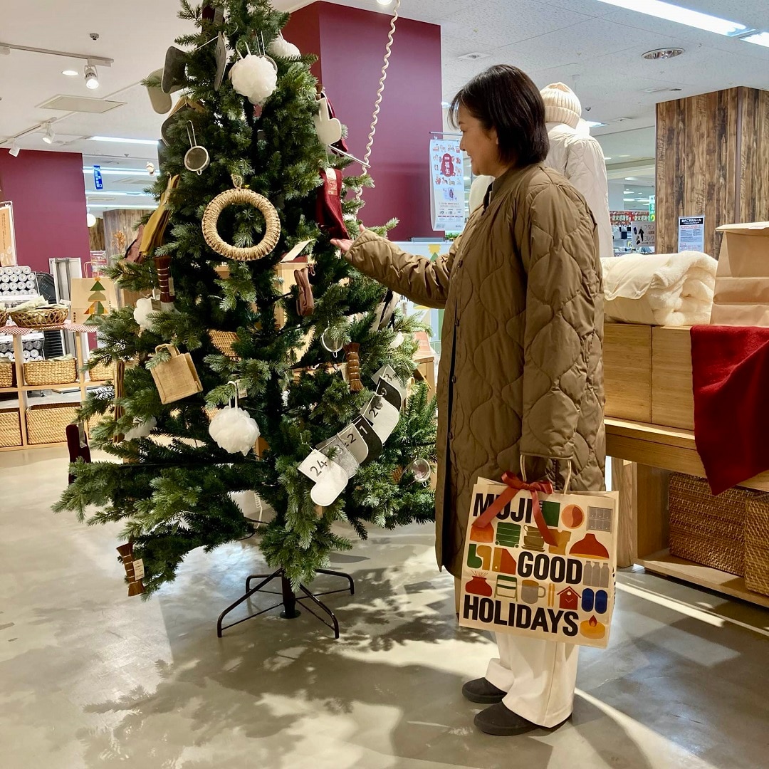 クリスマスツリーまえ