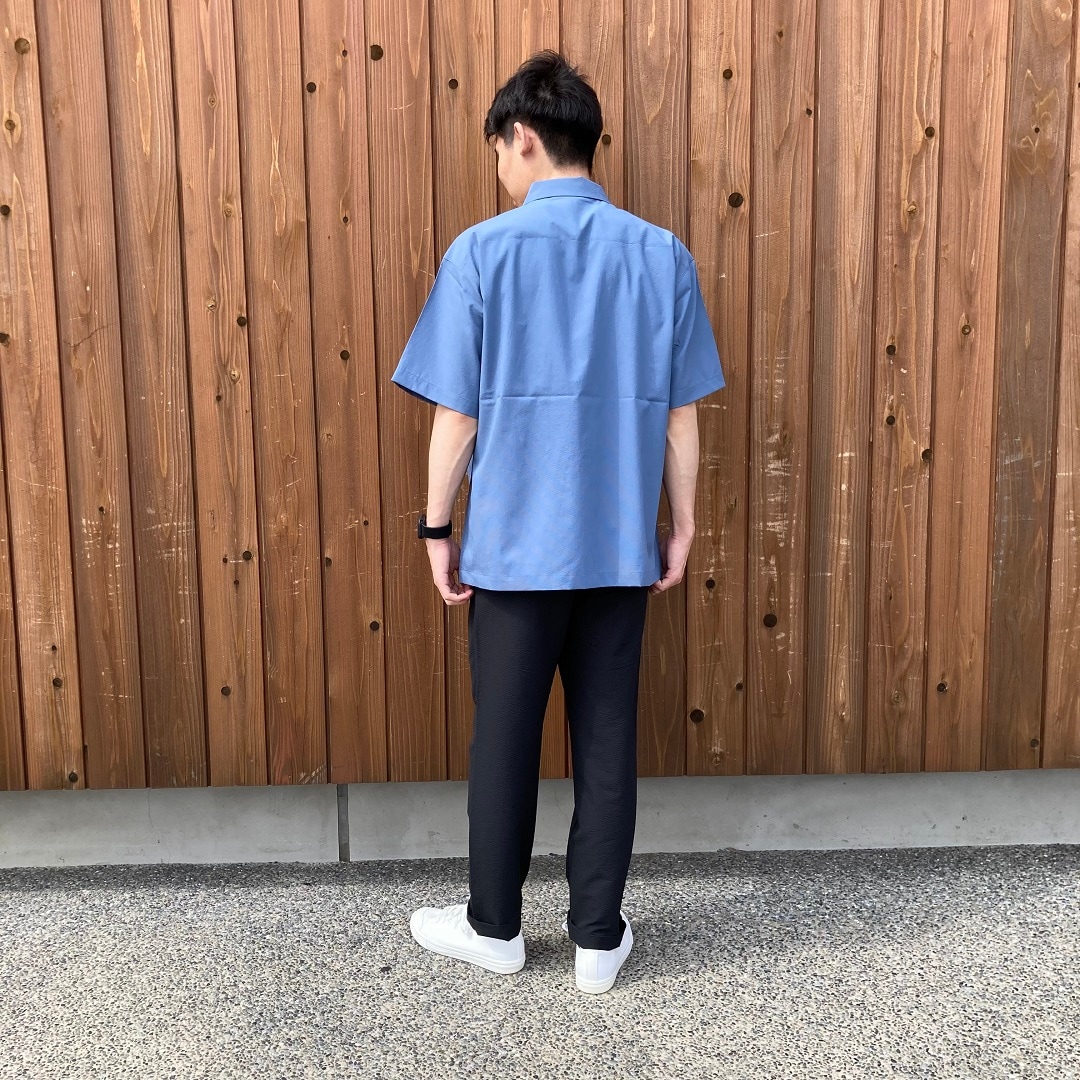 紳士　全身　後ろ