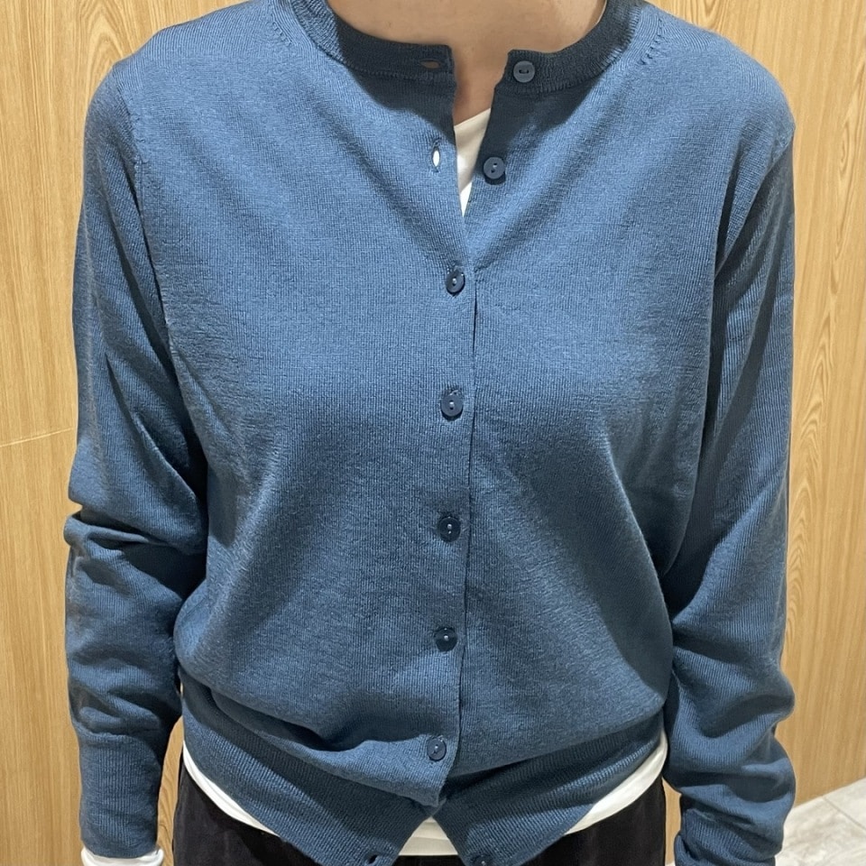 クルーネックカーディガン
