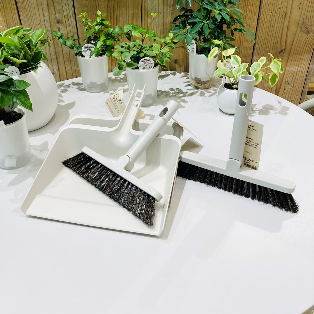 ヘッドが付け替えられる掃除用品