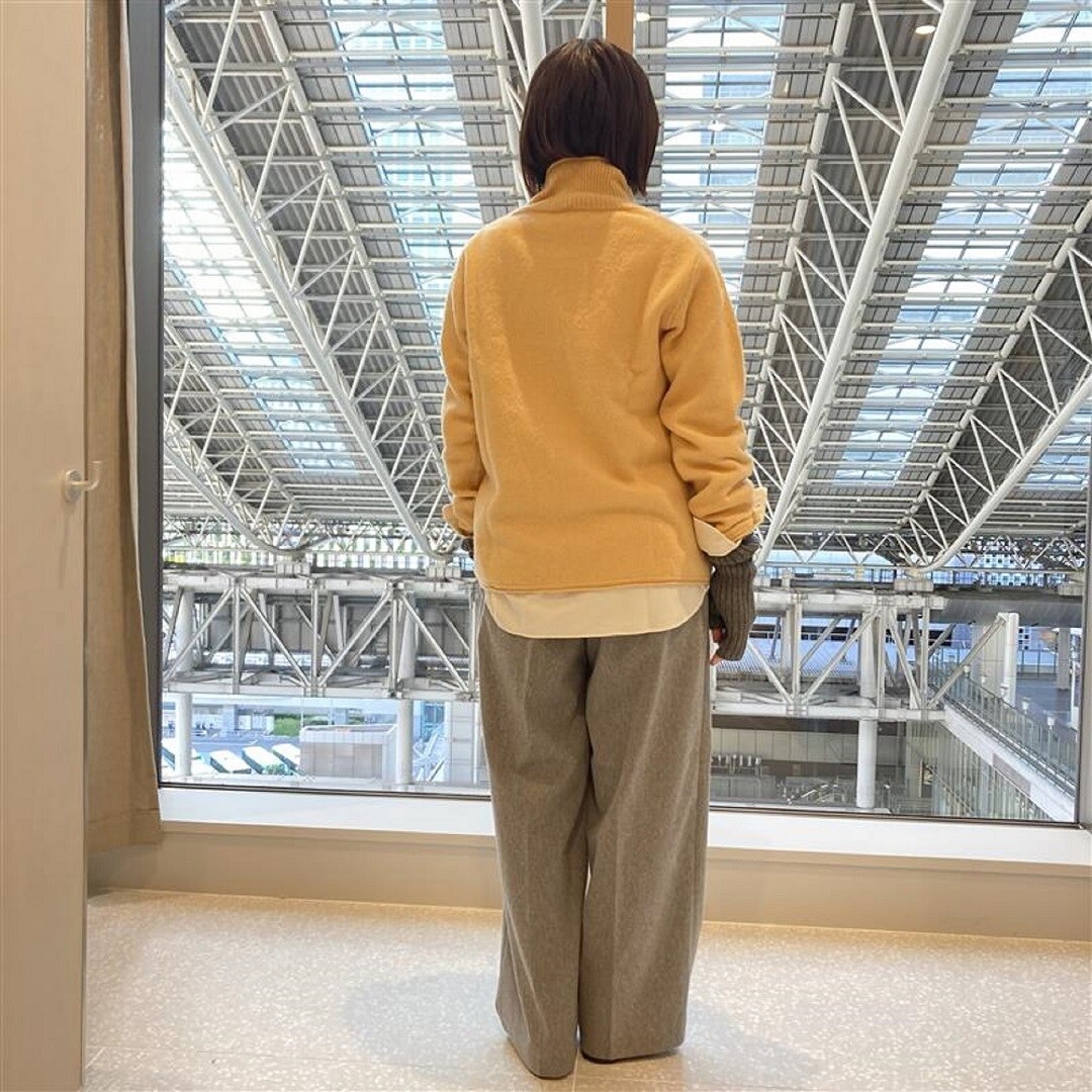 スタッフのうしろ姿