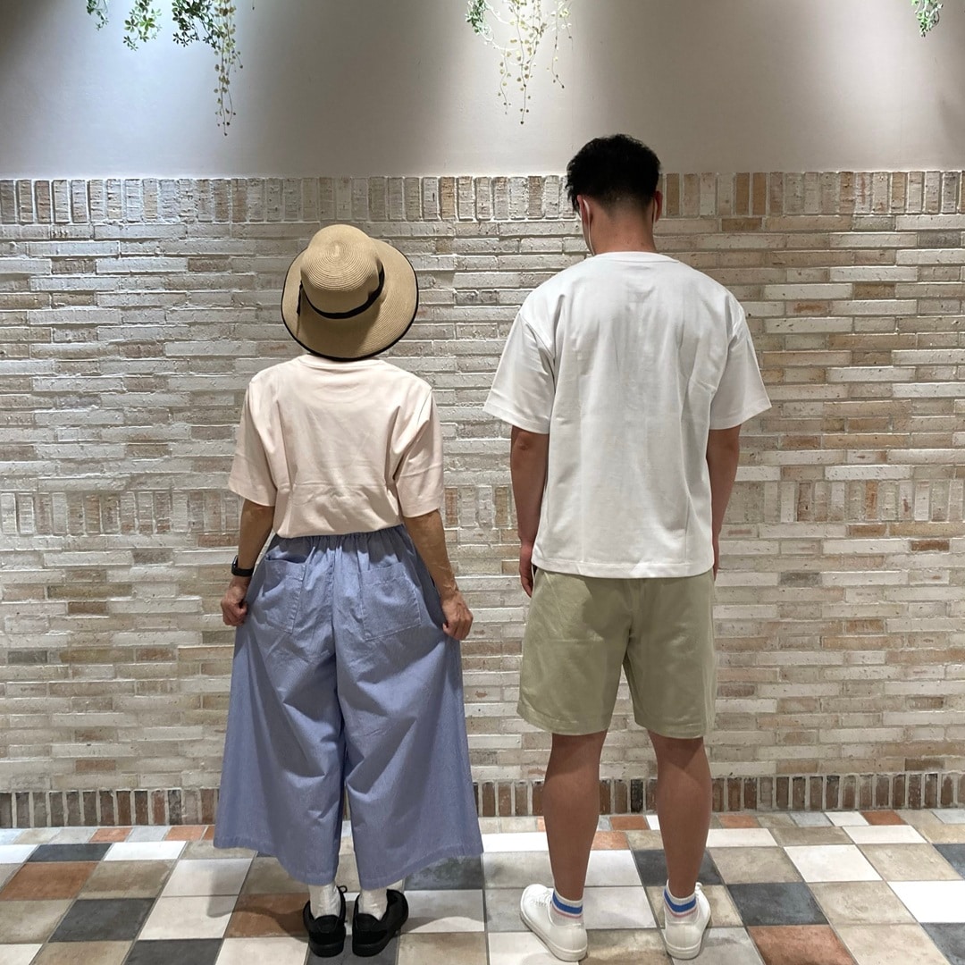 涼感半袖ＵＶカットＴシャツを着用している写真