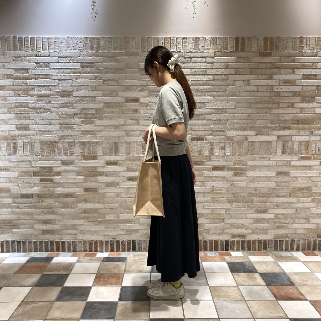 ライトスウェットを着用している写真