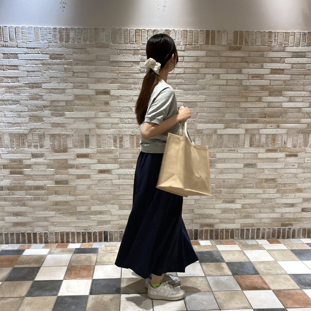 ライトスウェットを着用している写真