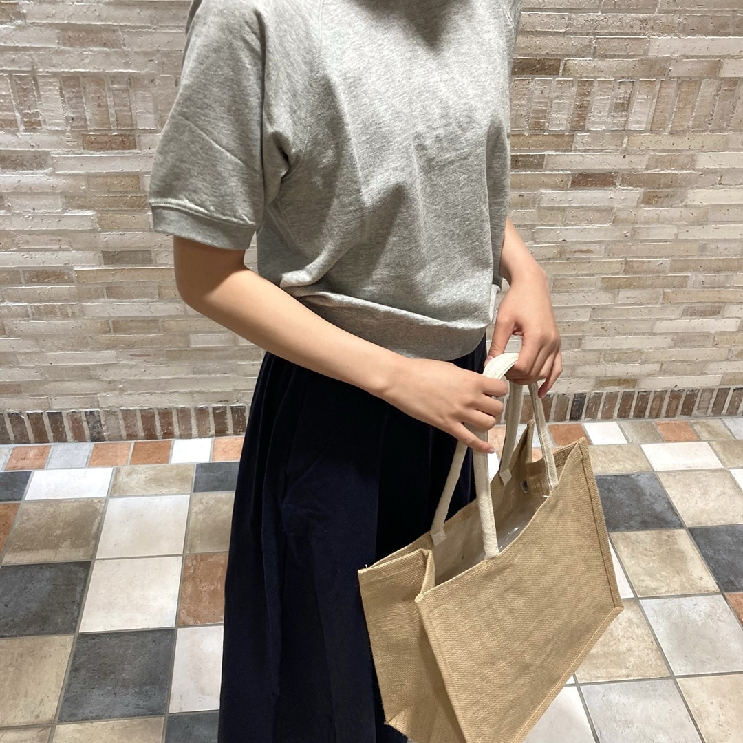 ライトスウェットを着用している写真
