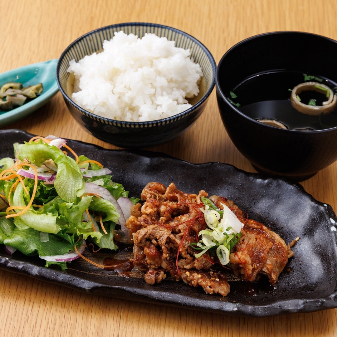 【京都山科】食べ方も量も選べるメニューいろいろ｜ビフテキ重・肉飯　ロマン亭_az3hJf