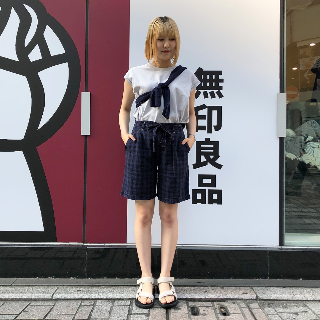 ReMUJIを着た女性