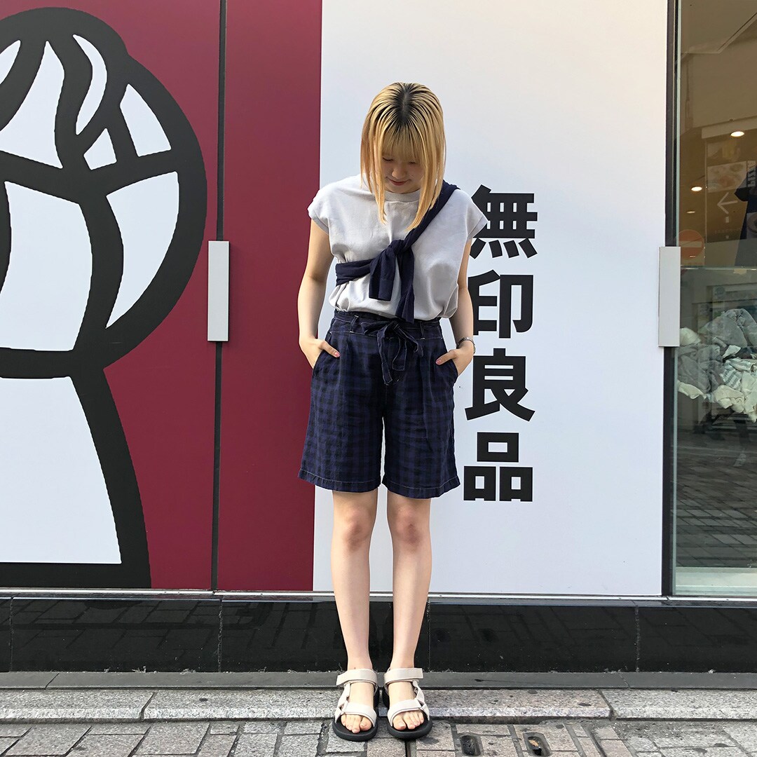 ReMUJIを着た女性