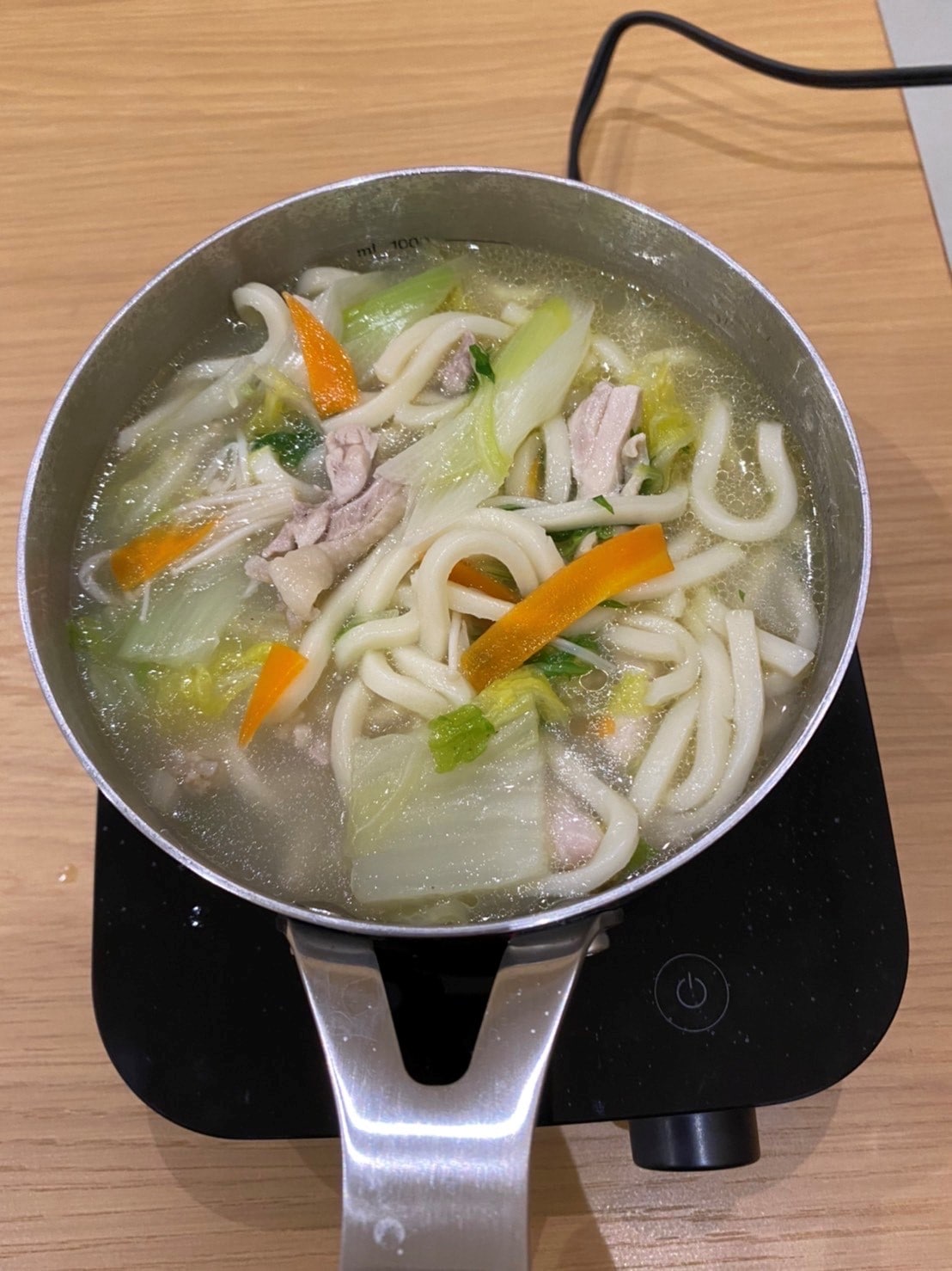 【イオンモール熊本】鍋の素サムゲタンを使った鶏肉と野菜たっぷりうどん