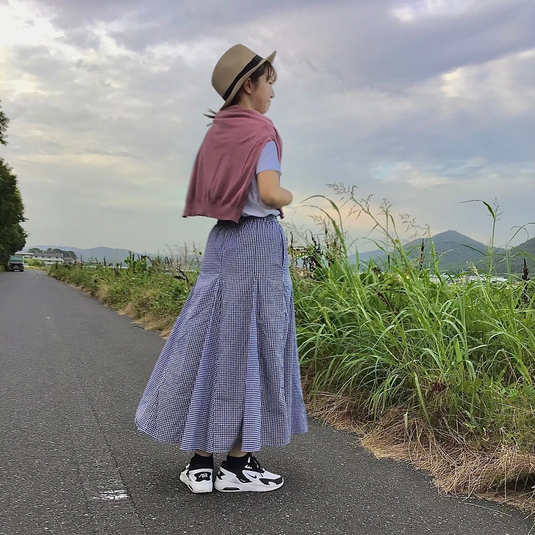 スタッフ後ろ姿