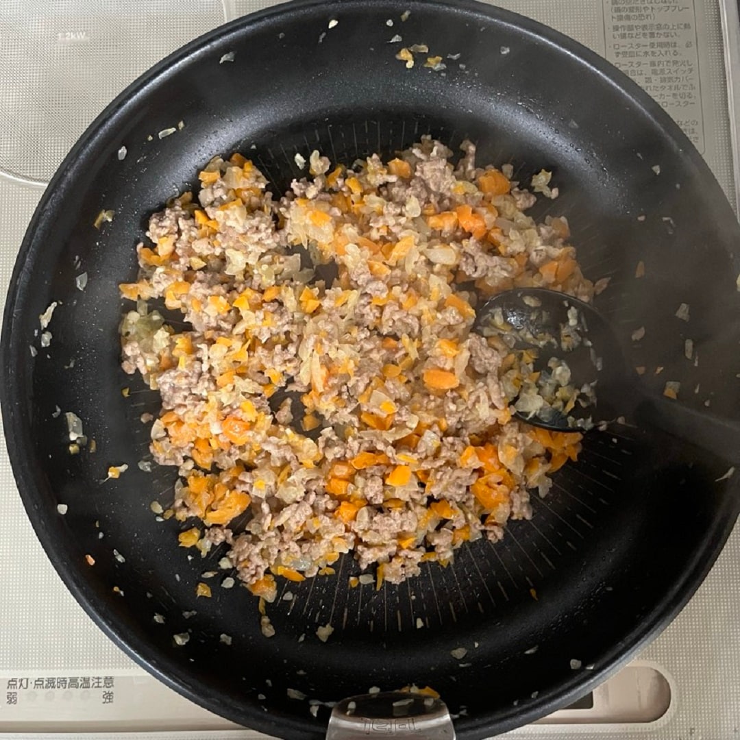 【アリオ倉敷】​辛くないりんごと炒め玉ねぎのカレールーを使ったカレーパイはいかがでしょう