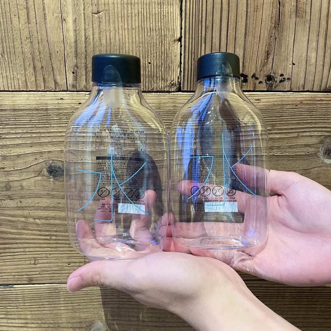 水ボトル