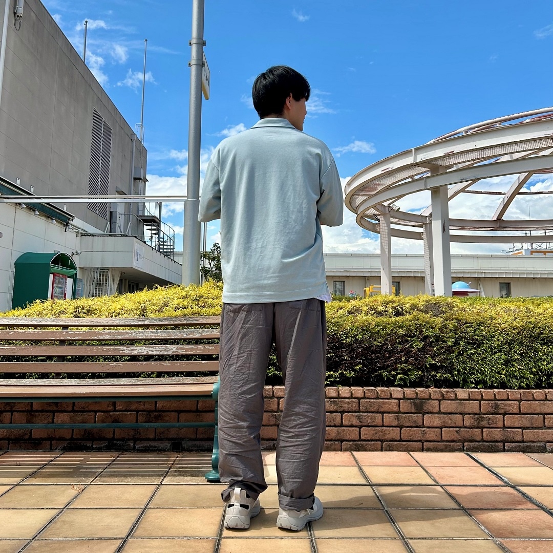 後ろ