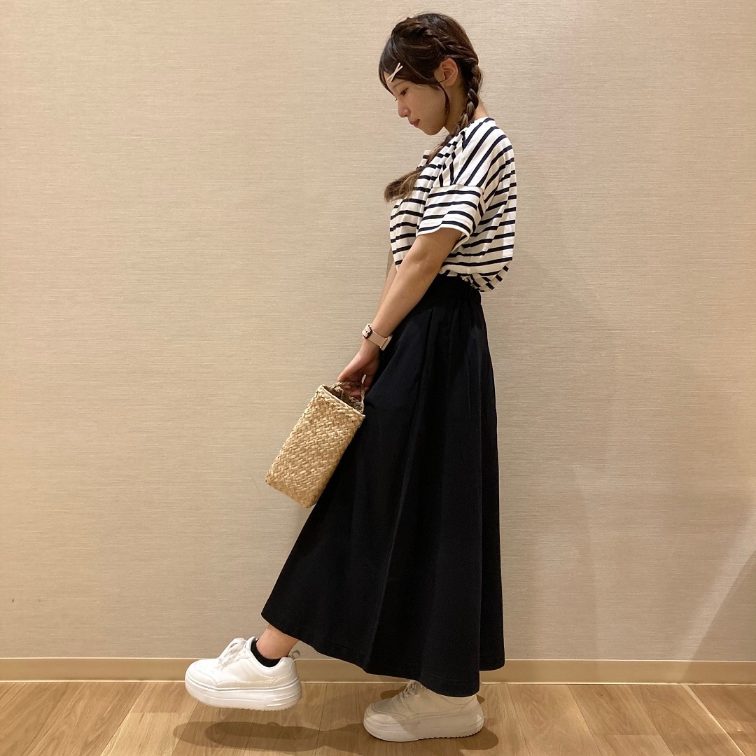 スタッフ全体像　横向き