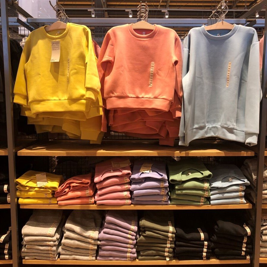 子供服売り場の画像
