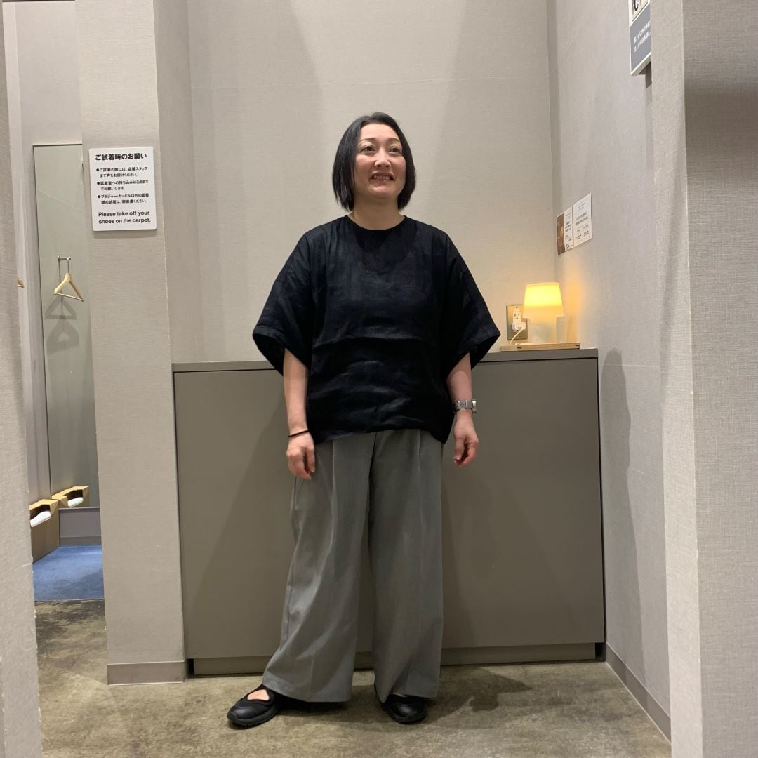 ヘンプブラウス　立ち姿