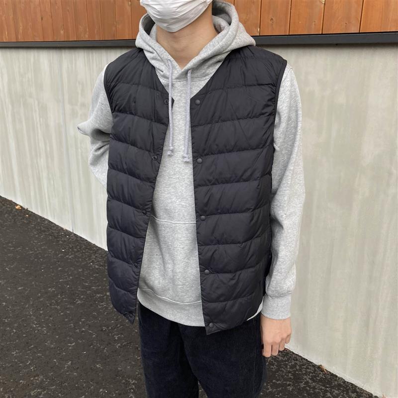 軽量ダウンノーカラーベスト（帯電防止裏地）