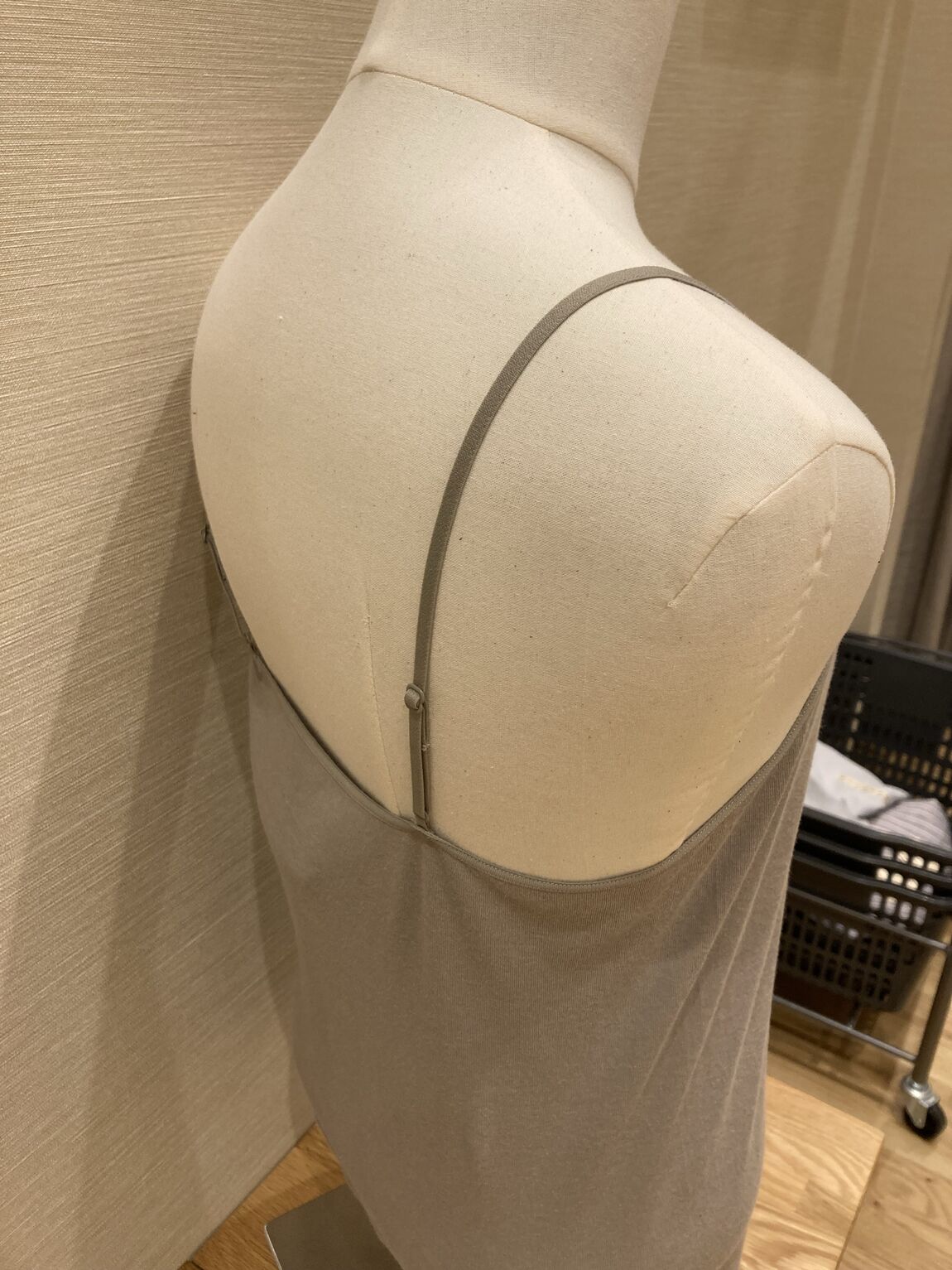 薄手キャミ2