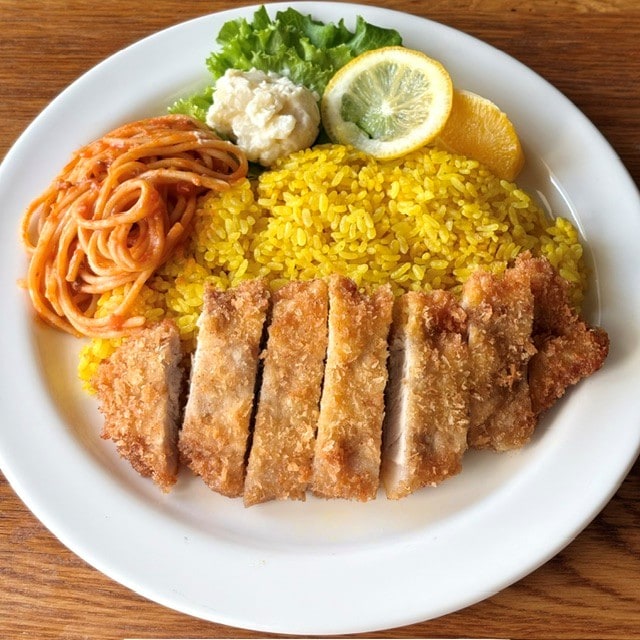 【調布パルコ】夏休みごはん　ビーフカレーとミートソーススパゲティのトルコライス風_a8skDa