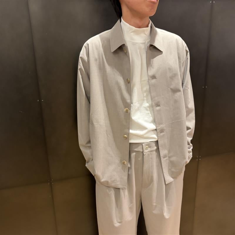 スタッフスナップ全身斜め