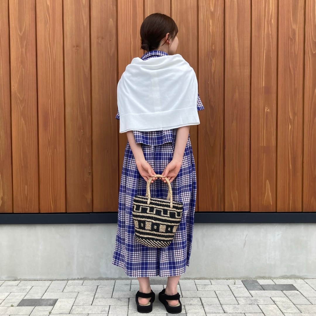 マドラス後ろ姿
