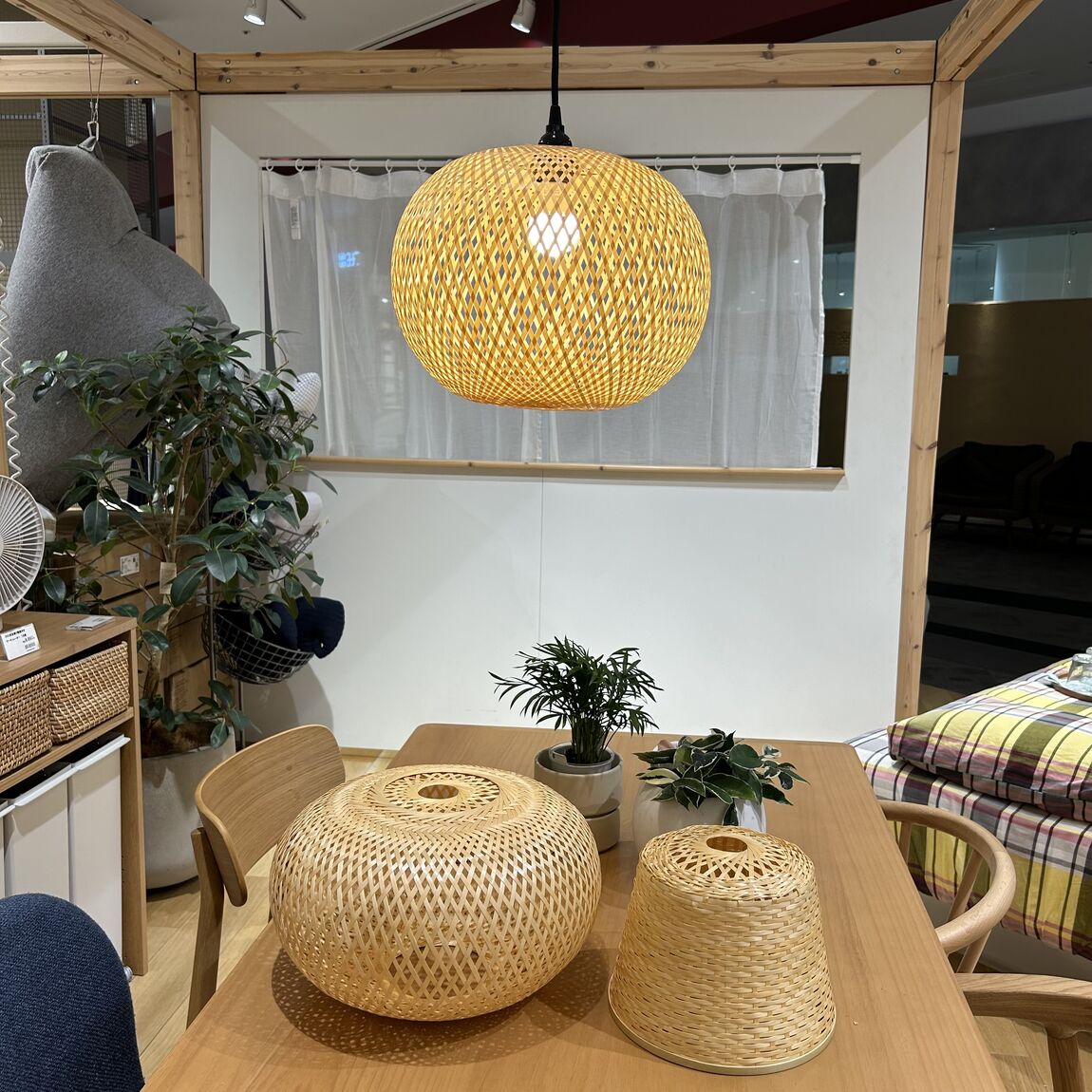 イオンモール京都桂川】 竹のライトで癒し空間づくり！｜ 無印良品