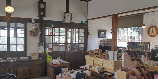 流々亭店内