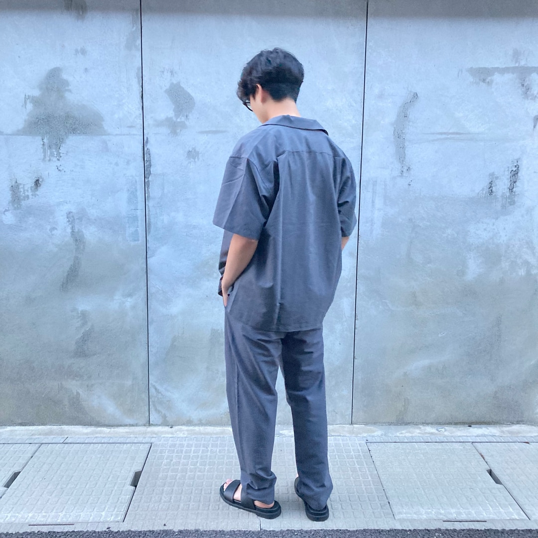 後ろ