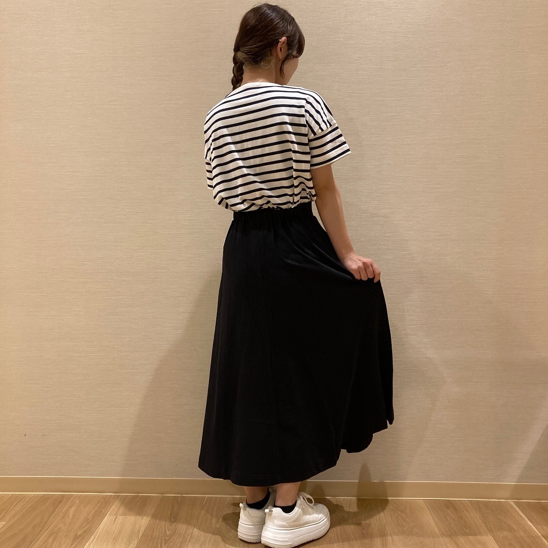 スタッフ全体像　後ろ姿