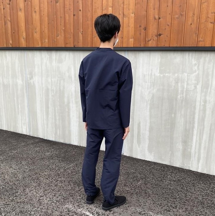 風を通す　ストレッチサッカー　カーディガン