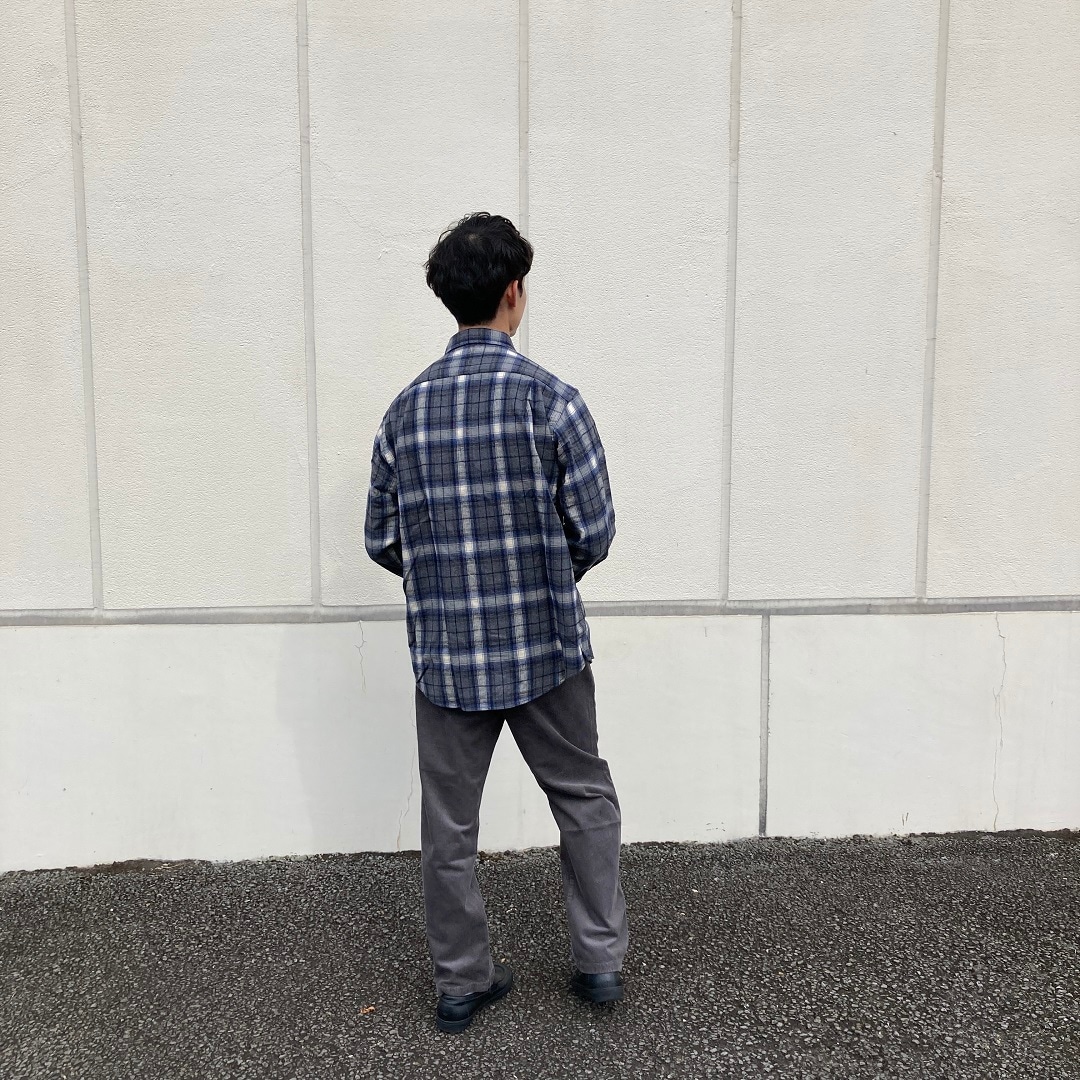 後ろ